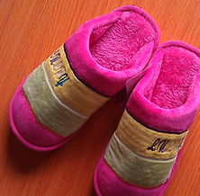 專業(yè)廠家直銷棉拖鞋，一站式日用百貨供應